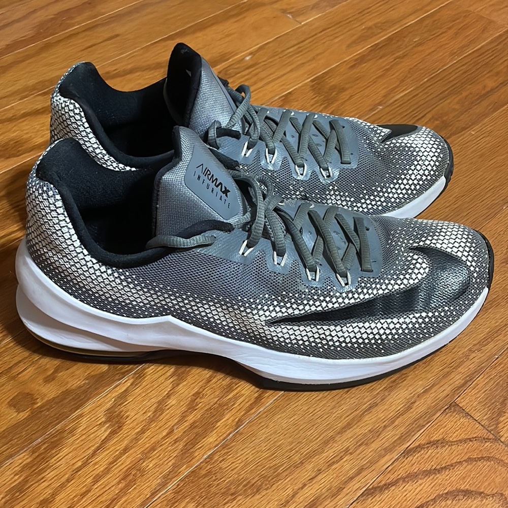 Nike Air Max Infuriate Low Basketball Shoes Men’s Size 11